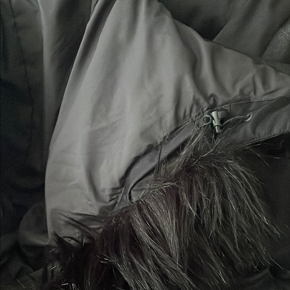 The North Face Black Puffer Jacket - Picture 14 of 14